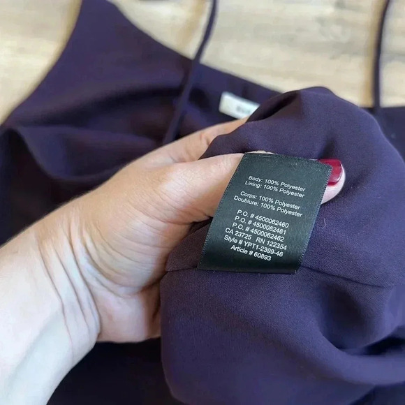 Aritzia Babaton Plum Eggplant Purple Tank Blouse V-Neck Textured Sz M - Picture 5 of 6